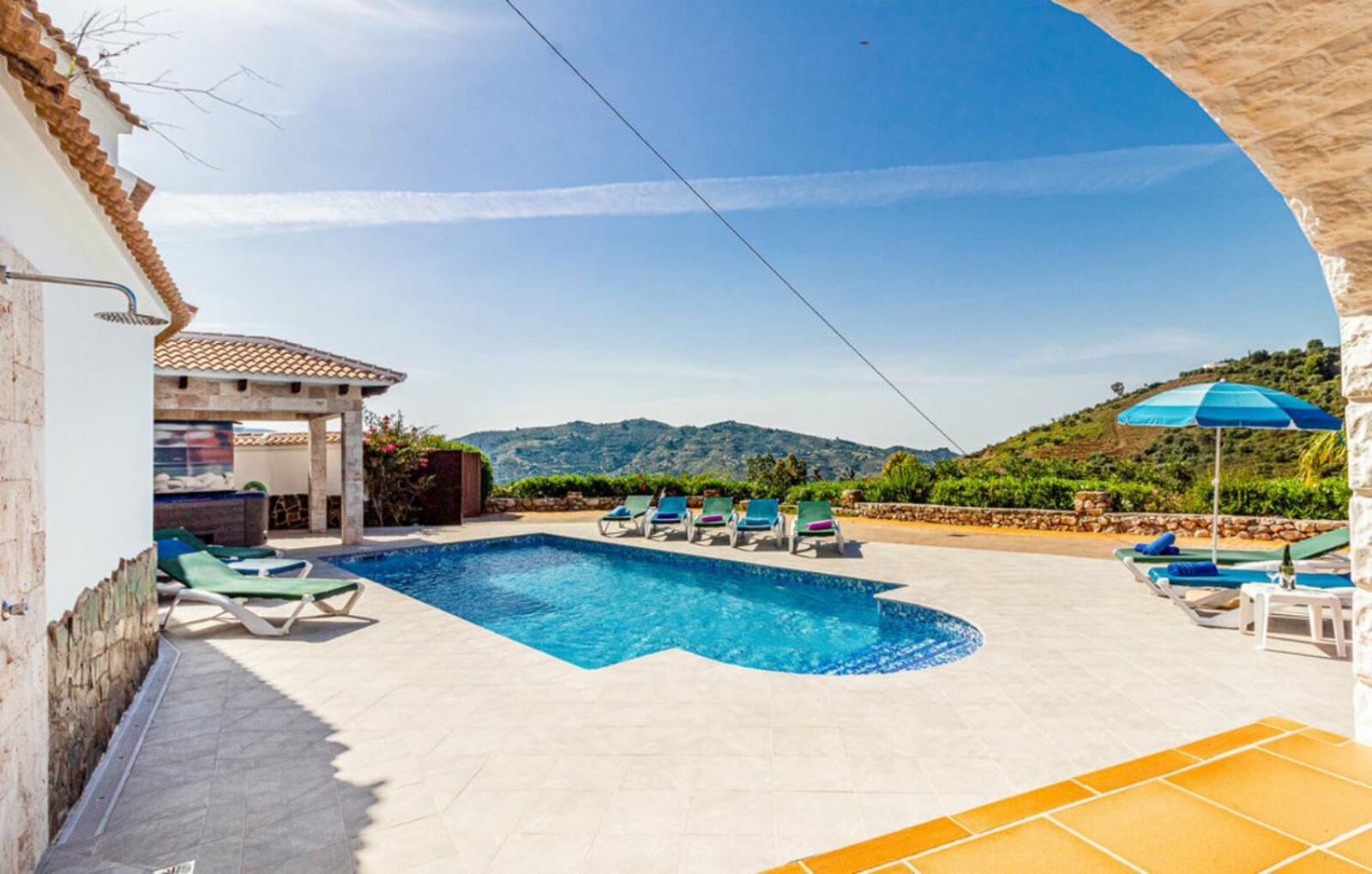 Villa Javier En Sayalonga Buitenkant foto